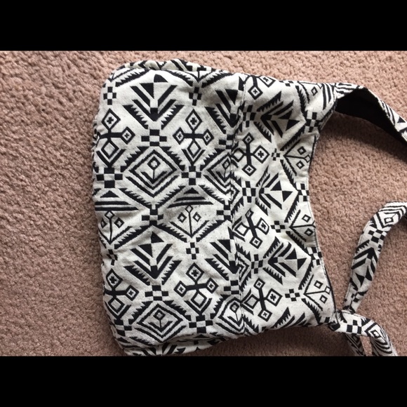 Black and white crossbody bag - Picture 4 of 4